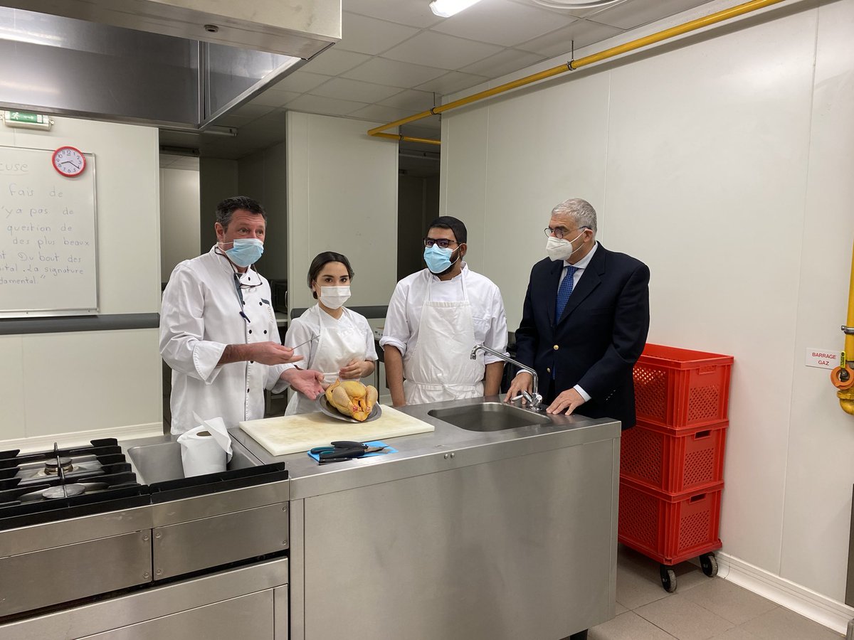 kohn_jerome's tweet photo. Mise en place au CFA Loiret de la CMA Centre-Val de Loire d’un dispositif de renforcement pédagogique des apprentis privés de période en entreprise du fait de la crise sanitaire - aujourd’hui le travail des volailles https://t.co/i5K0CmJ2Ow