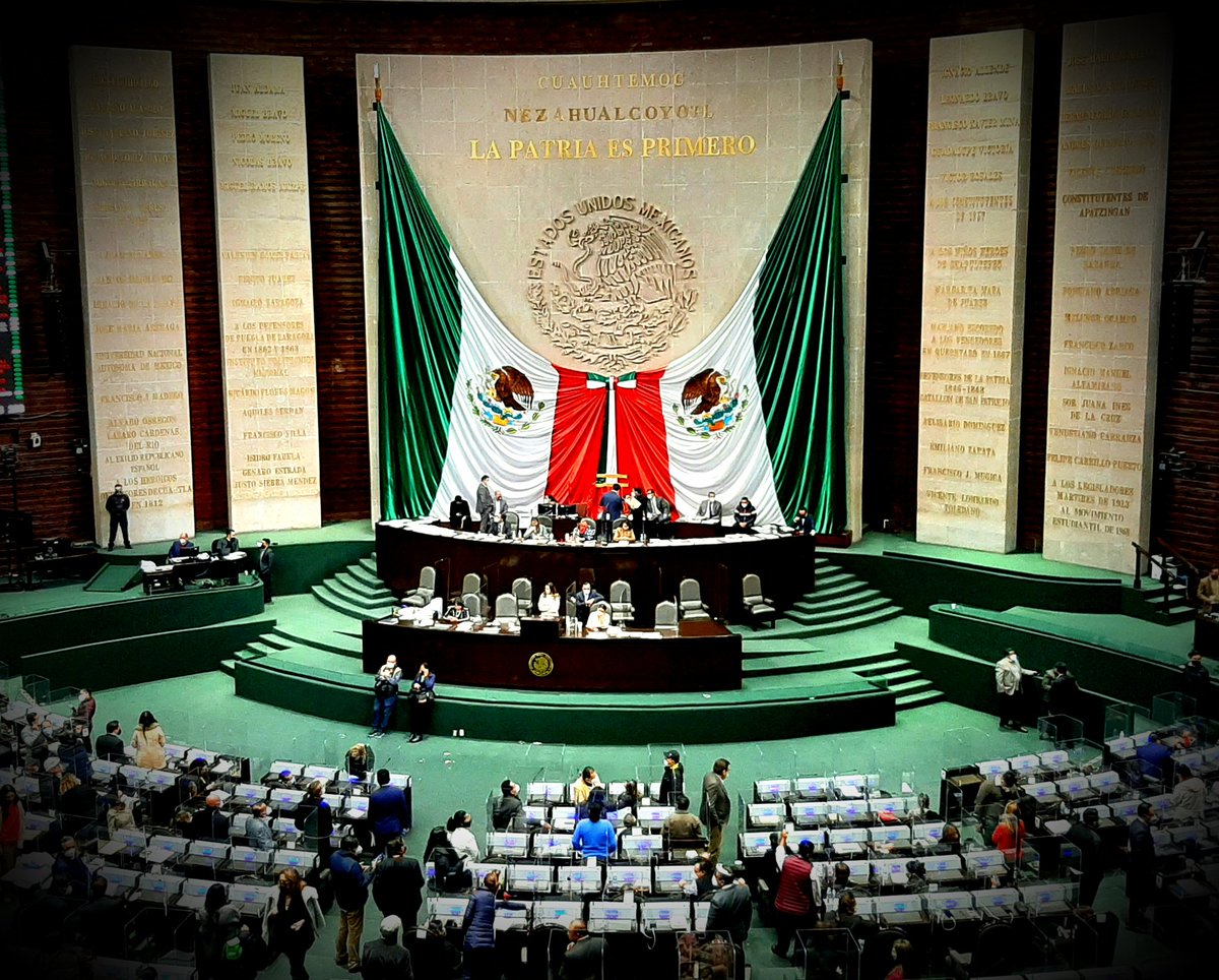 ErikMoralesE's tweet image. Día muy importante para el #deporte y la #CulturaFísica en la @Mx_Diputados. Votaremos una amplia reforma para establecer los derechos deportivos, reorganizar el #SINADE, fortalecer la transparencia, la educación física y los deportes mentales entre otros relevantes temas.