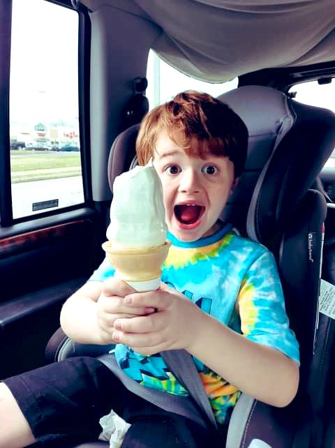 This is the kind of things that happen when your child gets to hang out with their uncle with out you present... 🤔🤭😝 #uncles #kids #icecream #sugar