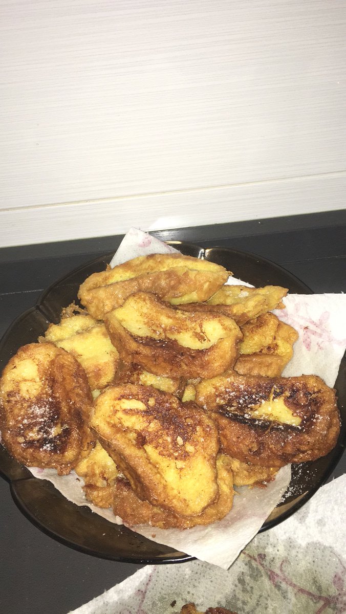 leticiaConceta's tweet photo. Torrijas de Semana Santa by mi madre. Que buenas!!! #LeonEsp #FelizMiercoles https://t.co/OFseg1IGPt