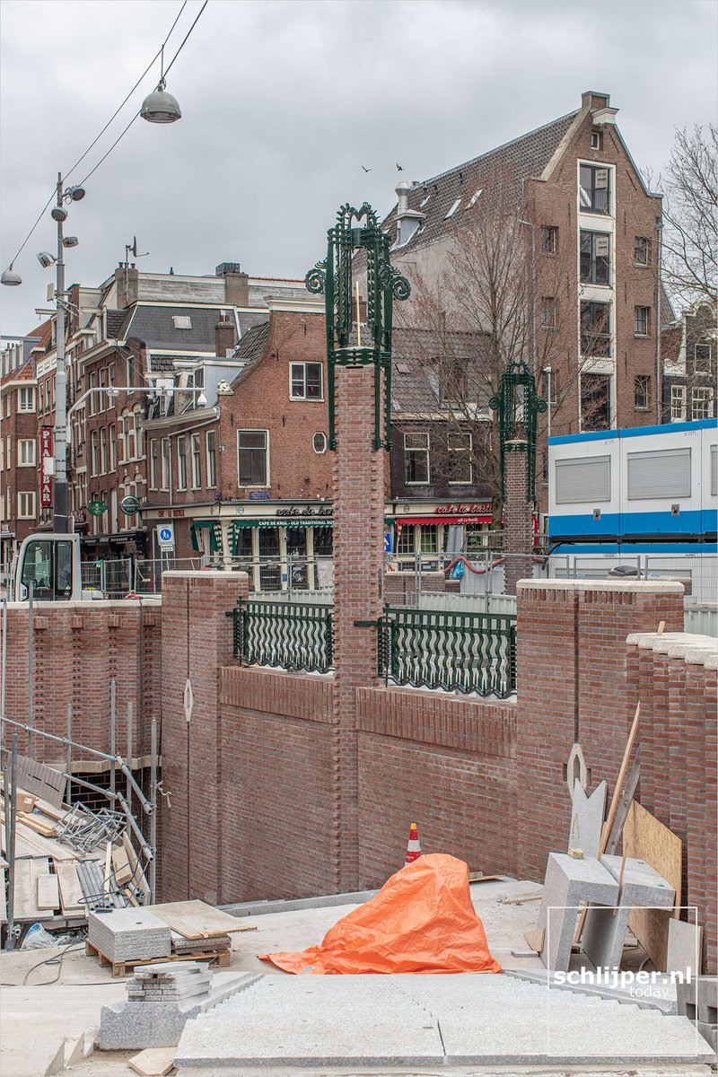 schlijper's tweet photo. Dat wordt een prachtige entree naar de nieuwe ondergrondse fietsenstalling onder het Kleine-Gartmanplantsoen bij het Leidseplein.

21.03.2021 13:23 #Amsterdam #bikeAMS #cycling https://t.co/Wzs5AehwGZ