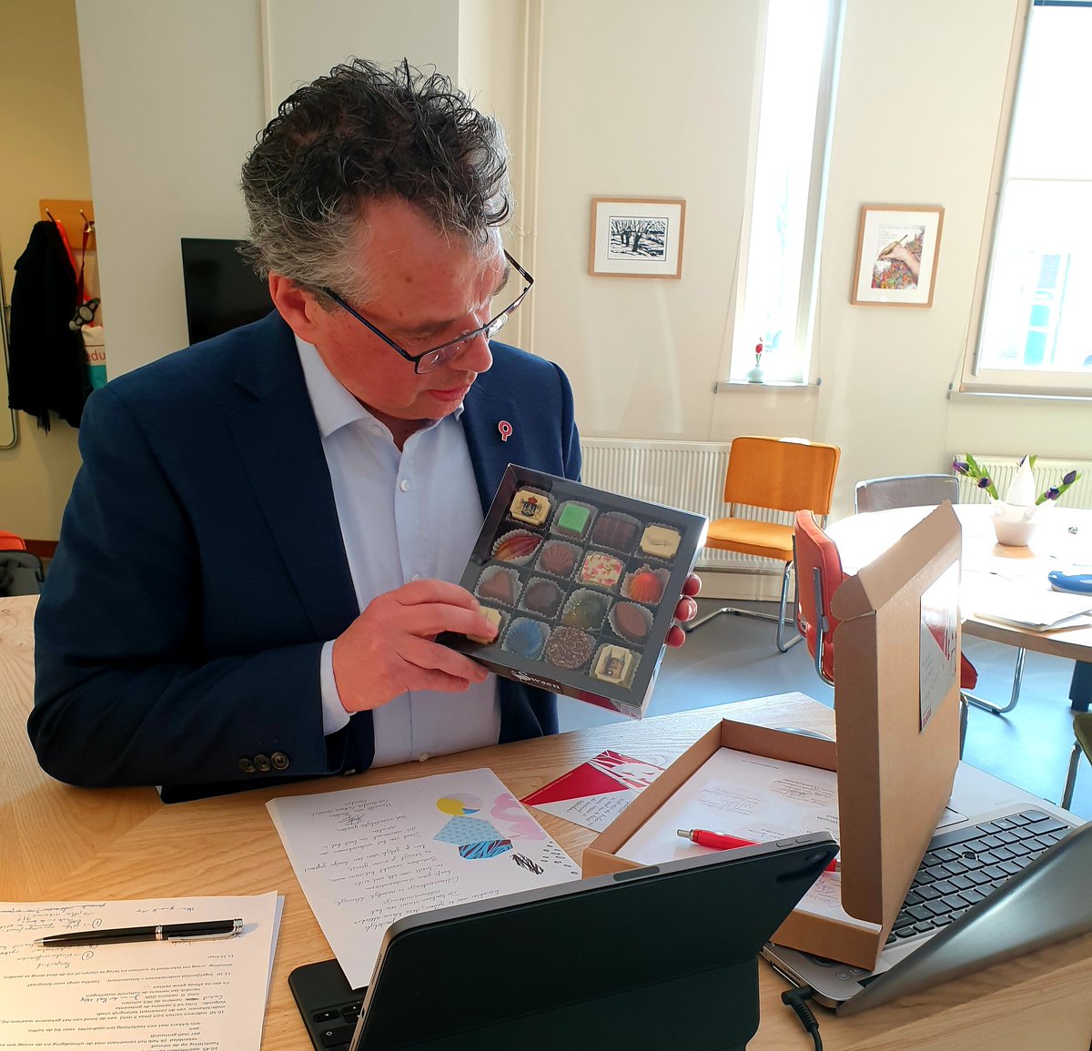 'CULTUURONDERWIJS IS BIJNA BELANGRIJKER DAN WISKUNDE' Dat stelde wethouder Van der Sloot vandaag bij de online ondertekening van het Lokaal Convenant Cultuuronderwijs 2020-2028, een samenwerking van gemeente, basisscholen en cultuurinstellingen. Lees meer: bit.ly/3fo8Ztp