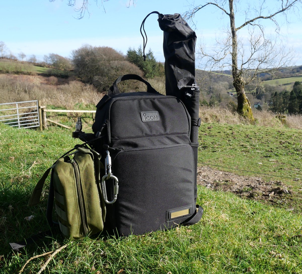 M0IAX's tweet photo. Added my @Icom_UK #AH705 to my #LC192 backpack and managed to reduce weight. It still includes my @RadioGeeks_UK 2m/70cm inflatable antenna so I have all bands covered. Testing in the garden on JS8Call and FT8 https://t.co/xqH3Y5eaIv