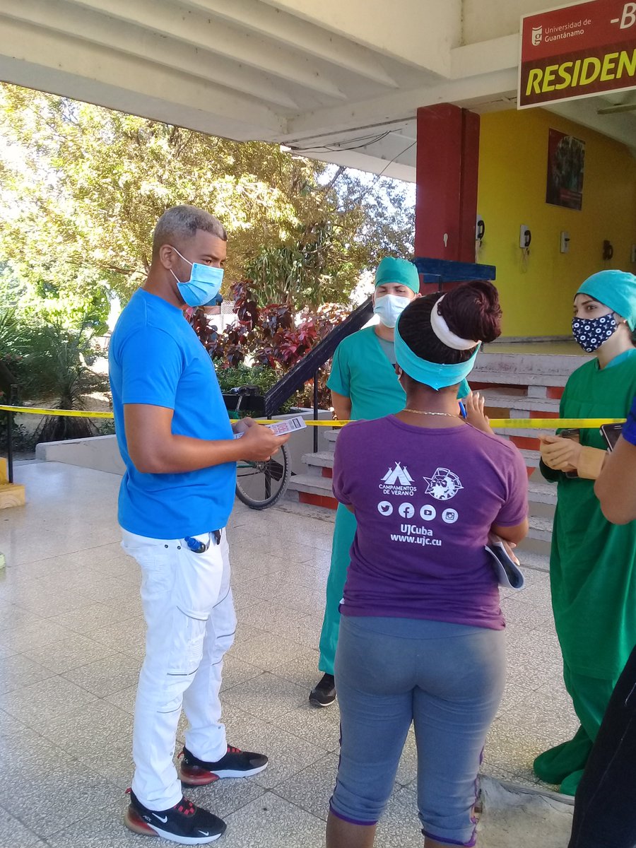 RichardHerrero5's tweet photo. Intercabia el Miembro del Buró Provincial de la UJC con jóvenes estudiantes que se encuentran en el centro de Aislamiento de la Universidad Guantánamo donde se reconocieron con la Condición Jóvenes por la Vida. #SomosContinuidad #11CongresoUJC https://t.co/rid1JJMaD7