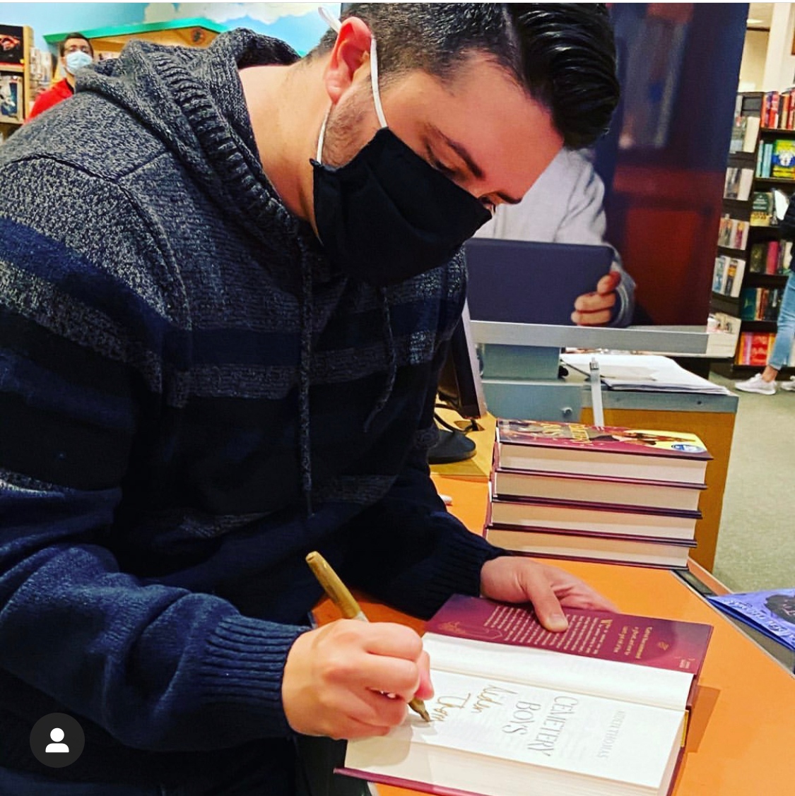 BNBuzz's tweet photo. We are huge fans of CEMETERY BOYS ― a previous #BNYABookClub pick and current B&amp;N Children's and YA Book Awards finalist. We can't wait to get into @aidenschmaiden's sophomore novel LOST IN THE NEVER WOODS ― available now! @FierceReads 📸: @BNTanasbourne https://t.co/8MuDMJnsqr https://t.co/AEp4NIz5RJ