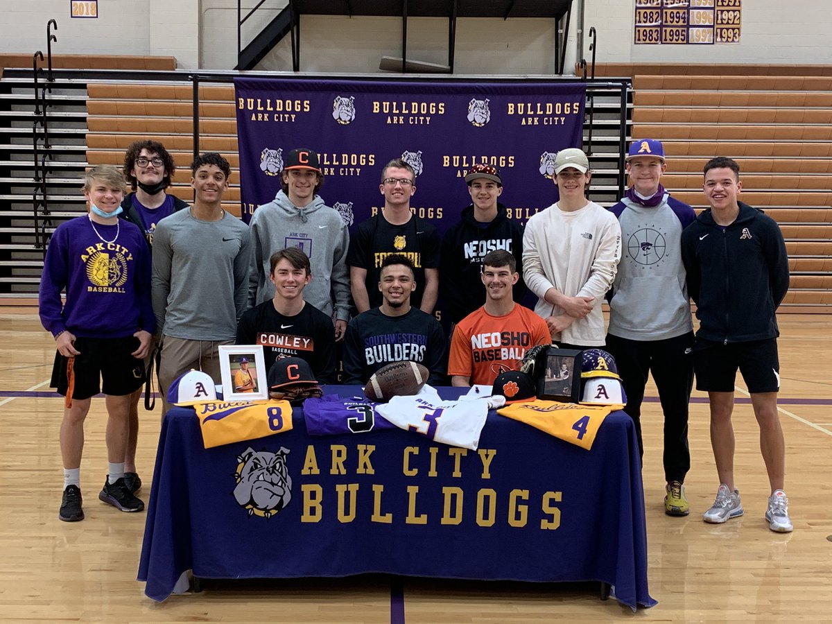 hadenotoole's tweet photo. Official🙏🏼 big congrats to my 2 brothers @DevonWatkins20 and @BucherOwen4  as well✊🏼 https://t.co/YHyxqVpAXg