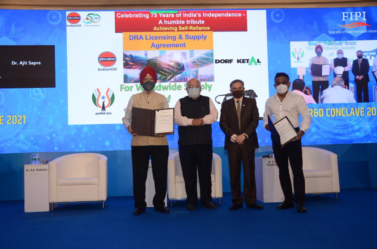 RamakumarDr's tweet photo. Today delivered a special address in FIPI R&amp;D Conclave! Exchanged licensing and supply agreement of IndianOil R&amp;D developed, country’s first DRA technology!#AatmaNirbharBharat #Proudtobeiocian https://t.co/jd6Qxf1Gdz