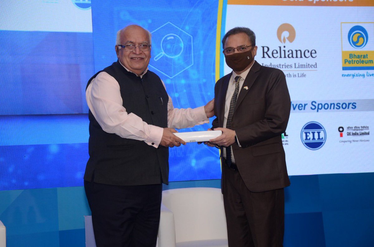 RamakumarDr's tweet photo. Today delivered a special address in FIPI R&amp;D Conclave! Exchanged licensing and supply agreement of IndianOil R&amp;D developed, country’s first DRA technology!#AatmaNirbharBharat #Proudtobeiocian https://t.co/jd6Qxf1Gdz