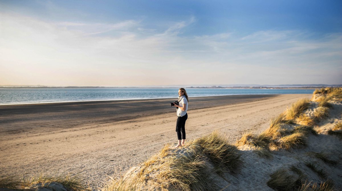 CharlieBroster's tweet photo. Since I’ve moved to Kent, I’ve felt as though the coast has been calling me to do something creative with it. I'm ready to make a brand out of the beach, to make golden hour come alive by the sea... #photography https://t.co/6FG2YkHiPu