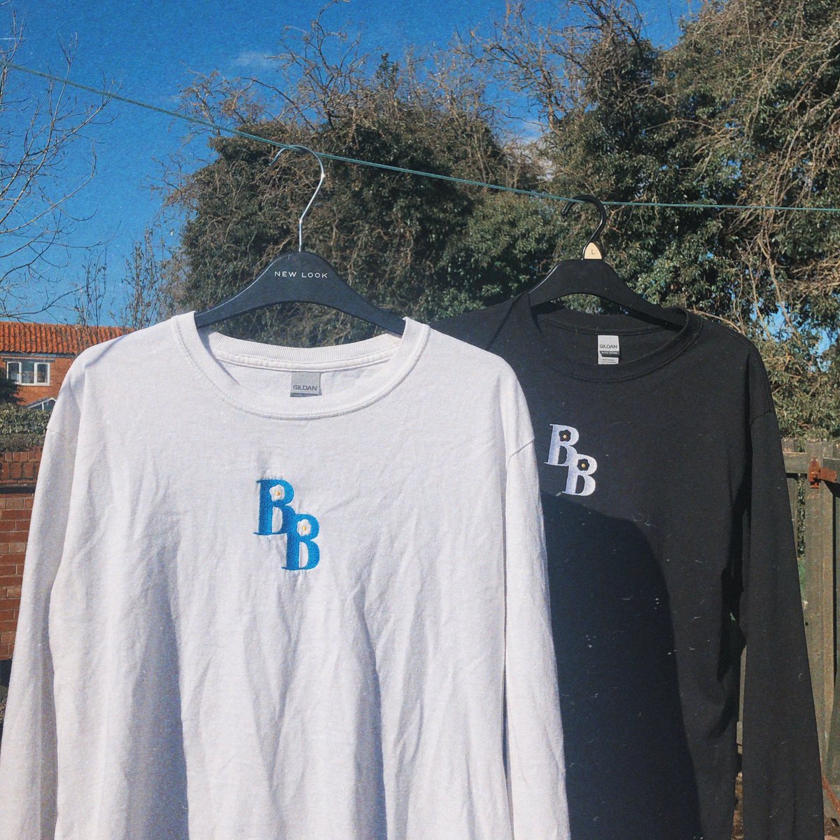 BrunchBoxBand's tweet photo. GIVEAWAY TIME! Win a coveted BB Bundle including a limited edition embroidered tee &amp; golden lighter.

To enter:
- Send us a screenshot of you following us on Spotify
- Tag a friend in the replies ☺️

One winner will be chosen shortly after 12pm Friday when the are off sale. https://t.co/XtgzS20MIG