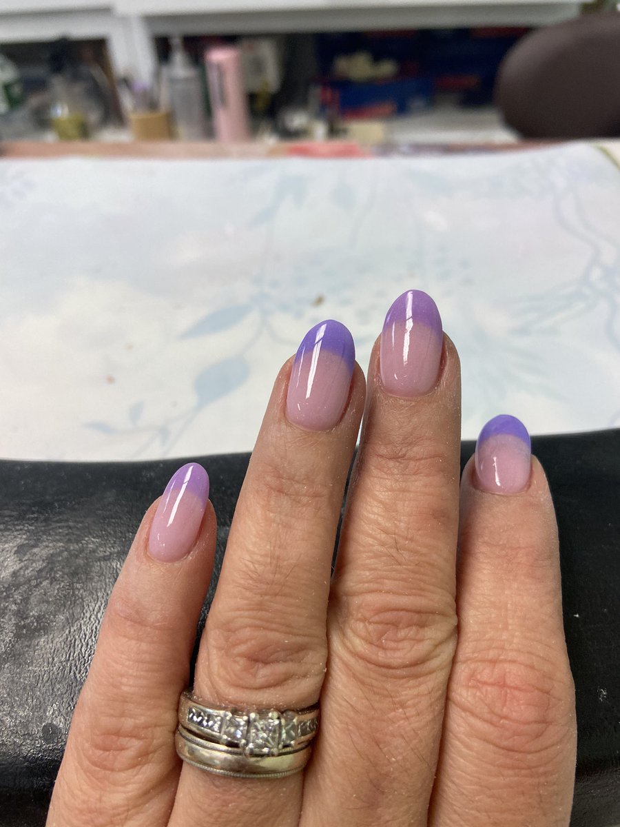 joshcki's tweet photo. I got fashion. I got style. @thotpocket8 😂😂 #FancyNails https://t.co/M6o7zrpFMz
