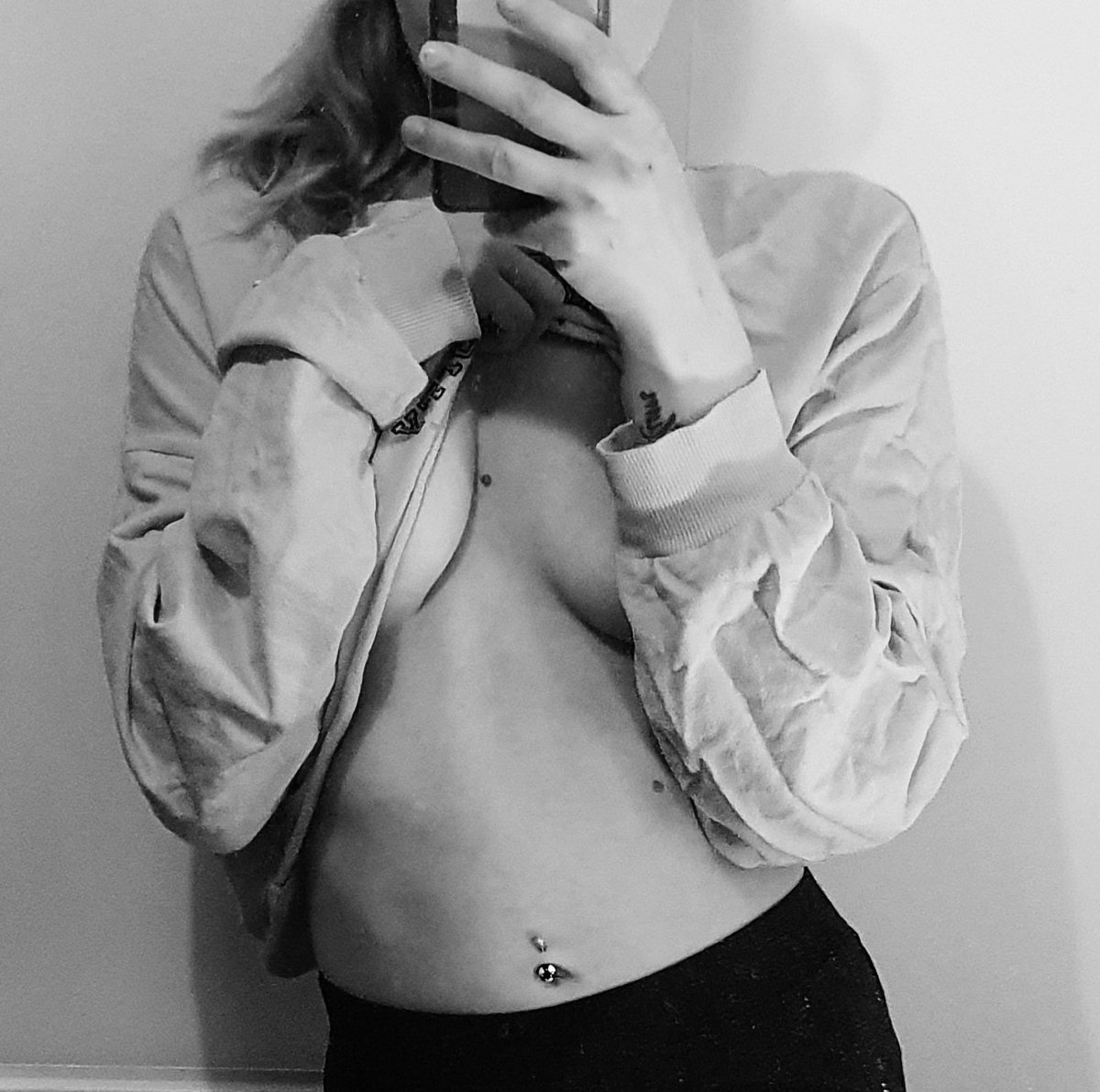 LulaBlue15's tweet photo. @OnlyFansHero Daily posts and custom requests 

https://t.co/zlVwAZBMkP • 40%OFF!! https://t.co/MKgsBB09Yo