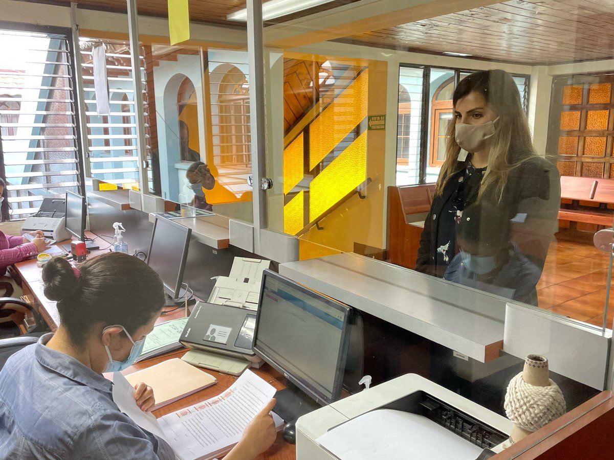 JodyReporta's tweet photo. María Alejandra Morales organizó la campaña #TengoMiedo para denunciar la violencia que miles de mujeres en GT viven y el gobierno se ensañó con ella. Hoy interpuso un amparo contra el MinTrab y Onsec porque rescidieron su contrato. 

Este es un ataque a la libertad de expresión. https://t.co/Kb4hztnaAc