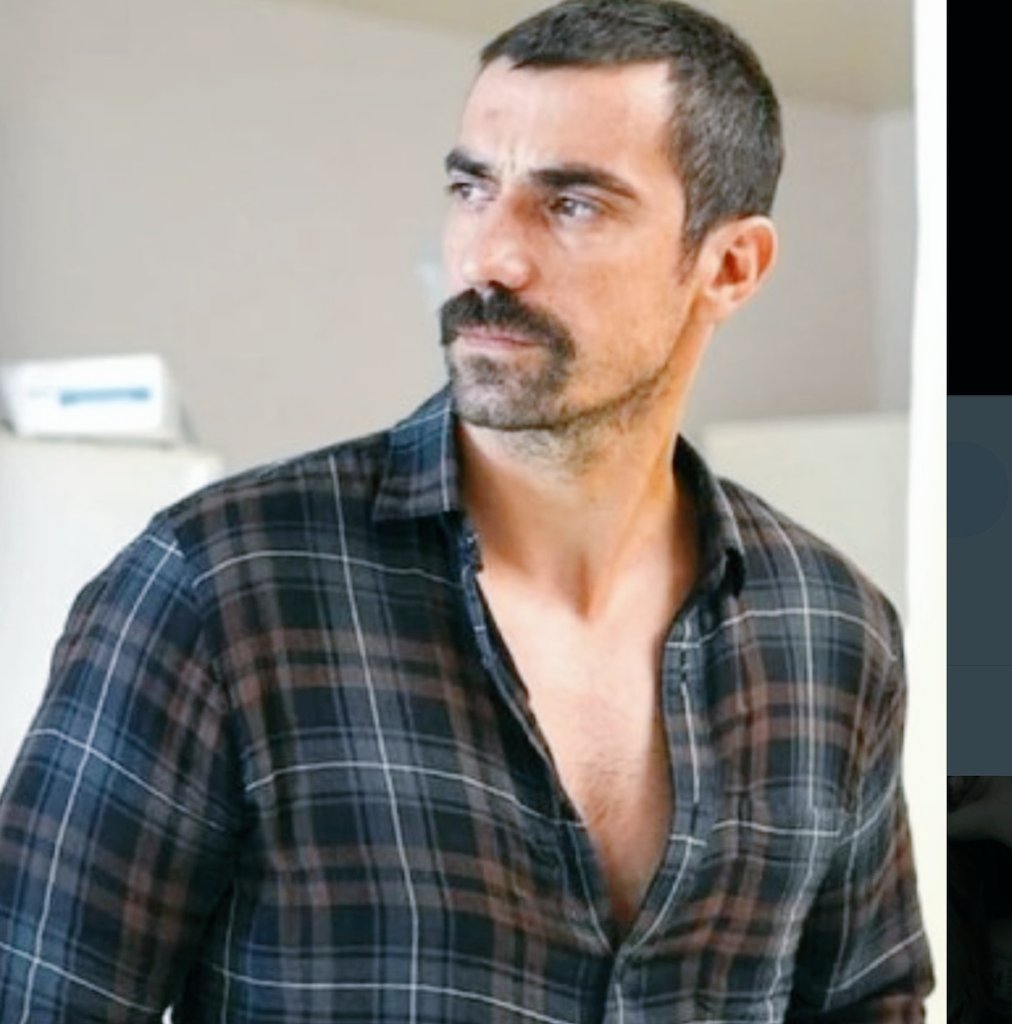Marinadada77's tweet photo. Avevo sperato in un finale diverso...Grande Ibo❤️#MuhteşemİbrahimÇelikkol https://t.co/kMHlebLvET