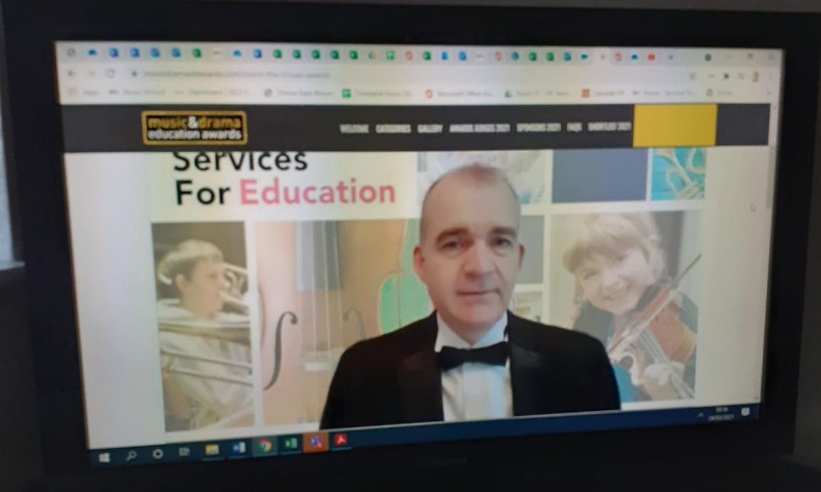 StuartBirnie1's tweet photo. Well, we did it! Thank you to everyone @SFE_MS @SFE_Tweets for making our Outstanding Online Education Resource a winner tonight #MDEAWARDS https://t.co/GuWaOYns3H