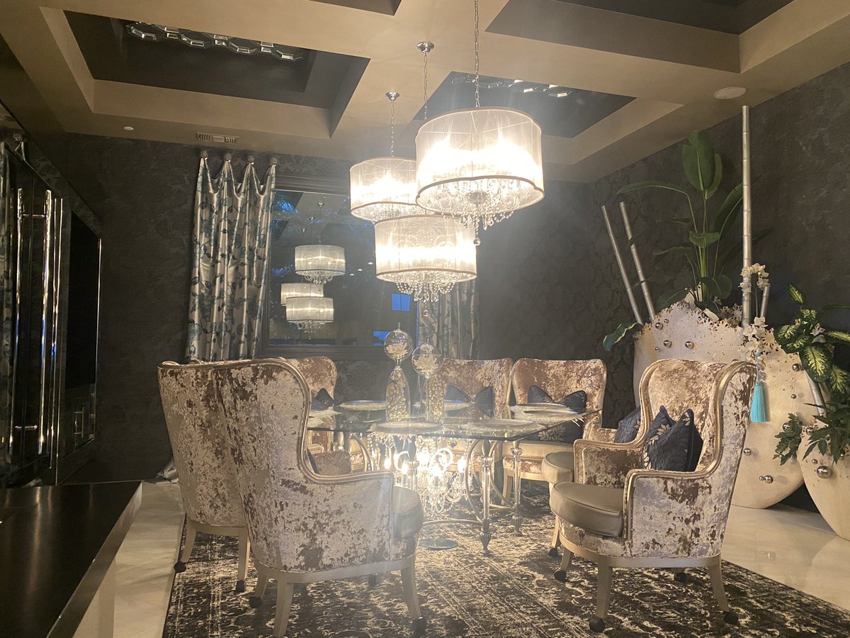 BiancaHMedia's tweet photo. Had the joy of touring one of the most expensive homes in the valley. This Henderson property is selling for $18 million. @8NewsNow #8NN #realestate https://t.co/ab9r3d7qGI