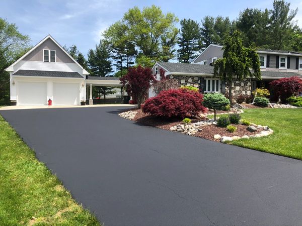 SeanIsle's tweet photo. Seal coat

.20-.25/sq ft for standard seal seal coats. 

$0.20

https://t.co/aqxaw0YTMV https://t.co/Z98MPsBng7