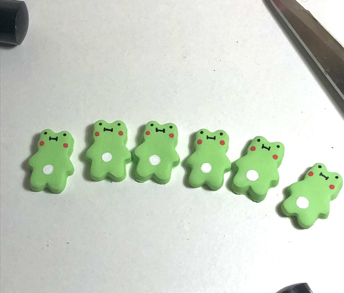 pixieeeshop's tweet image. these boys will be on necklaces and have little sparkles on them ✨✨✨