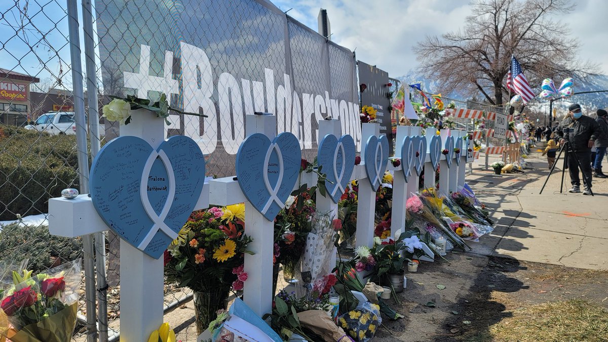 mitchellbyars's tweet photo. Two days later in #Boulder. Still hard for me to wrap my head around it https://t.co/lBxJHDRcXS