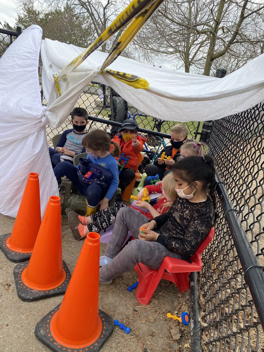 qudsia40's tweet photo. ⁦@MillersKinder⁩ Ask us about the tent we made outside today!! https://t.co/nNztEqUBzI