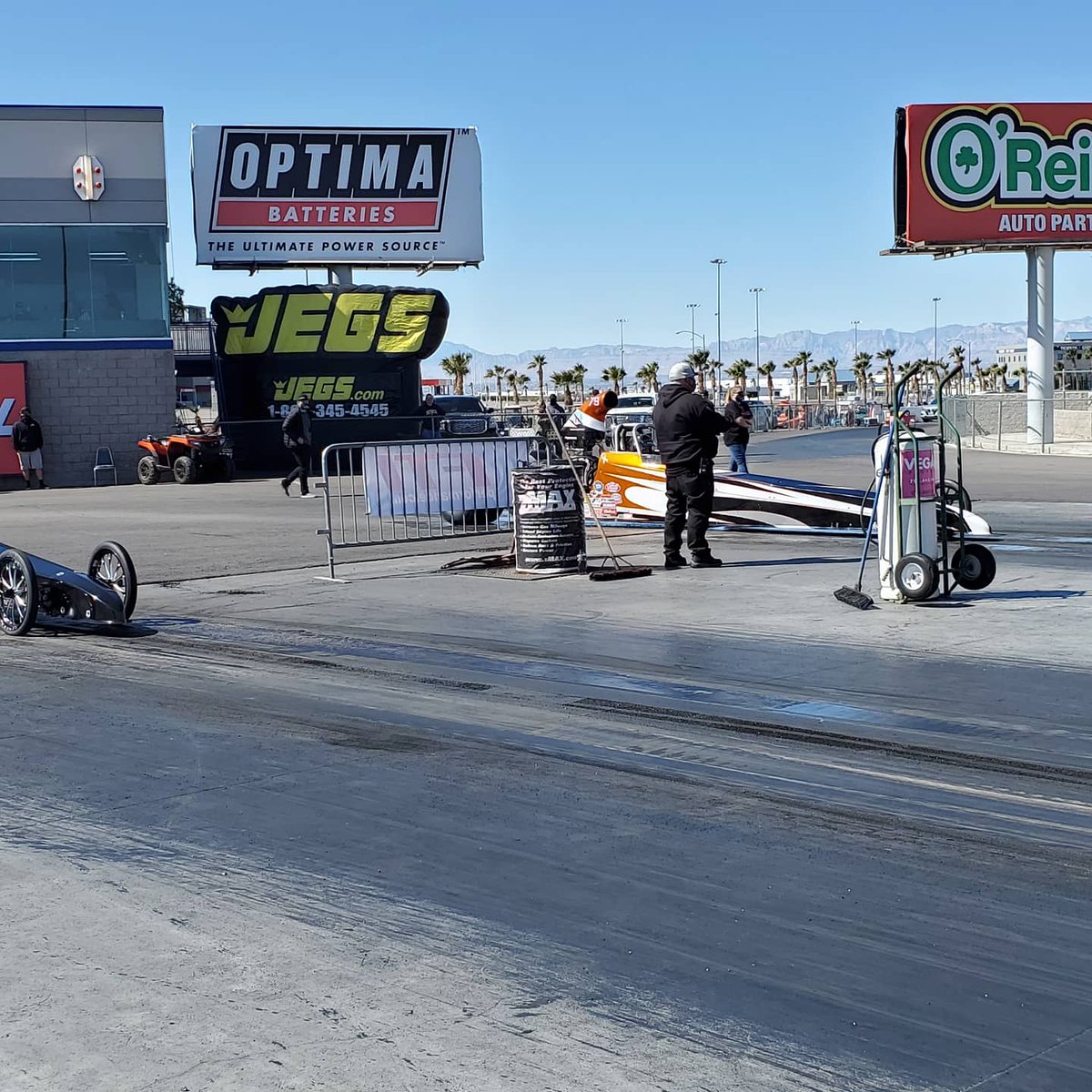TeamJEGS's tweet photo. Taking in some great on & off track action at the #SpringFlingMillion at @LVMSStrip. @BracketRaces @JEGSPerformance #JEGSsince1960 #WINwithJEGS https://t.co/rJFzcimLeJ