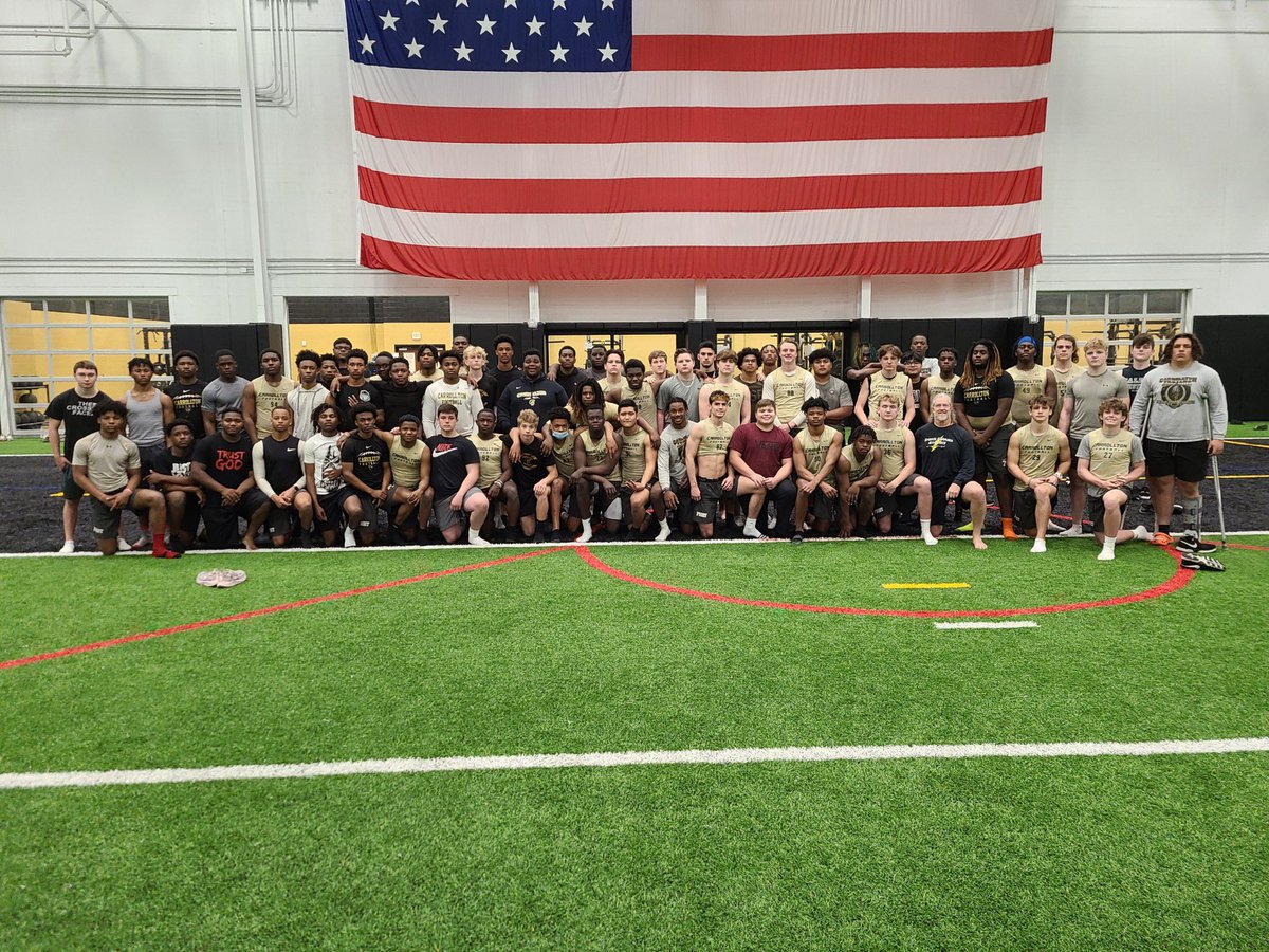 CoachJoeyKing's tweet photo. Special thanks to Dr. Russell Andrew’s for a great mobility workout this morning! Our boys were focused and dialed in!! #functionalmovement https://t.co/d1i2mlRSId