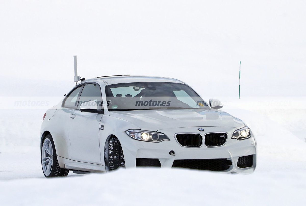 motorpuntoes's tweet photo. El BMW M2 presta su imagen a la mula de un futuro eléctrico de altas prestaciones
https://t.co/oB4rdWrJNP
@BMW @BMWEspana #BMW #BMWM #BMWM2 #FotosEspía #Spyshots #Scoops #Erlkonig #Testingmules #CochesEléctricos #Electric https://t.co/JdEyjq699O