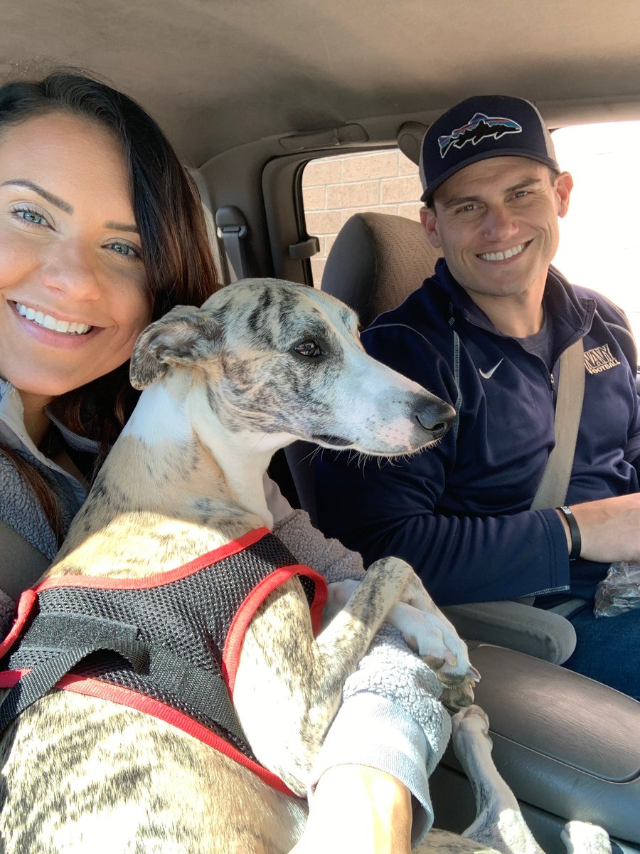 Riverside_obgyn's tweet photo. It’s #WellnessWednesday ! For Dr. Mitchell, PGY3, “ Wellness means workday lunch dates with my boys.” #puppylove #yearofwellness #residencywellness #obgynresidentlife #obgyninsta #medtwitter #medstudenttwitter #obgyntwitter #acog #acogmedstudent https://t.co/kdifaET9BT