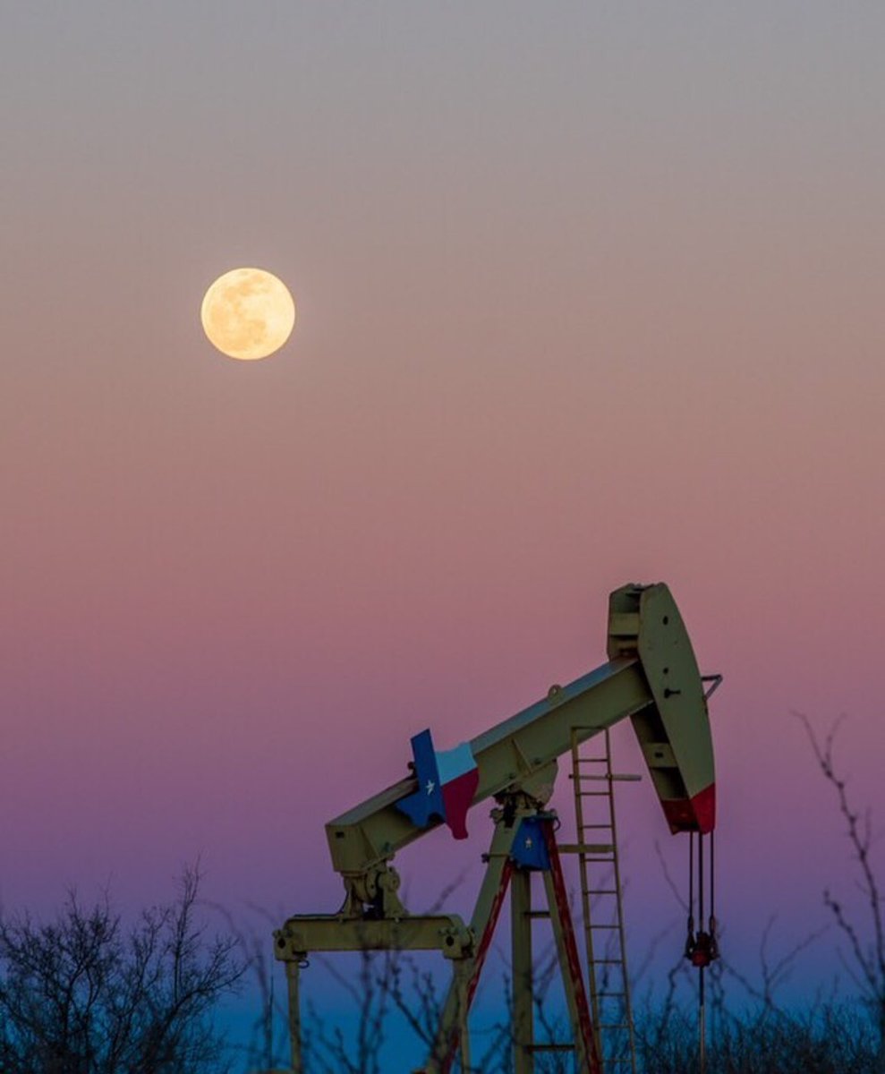 OilCountryMedia's tweet photo. 📷 David Bates 

Happy Texas Energy Day! https://t.co/NDIb4XFNWC