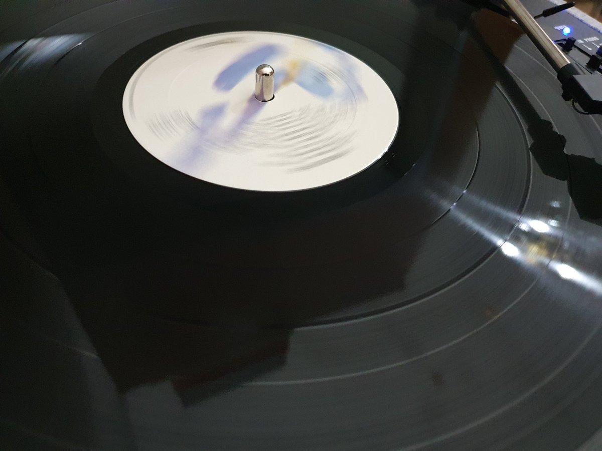 donna_occhineri's tweet photo. #NowPlaying️ 
Thoughts about this record/band? They released a great new album at the end of last year but I always go back to revisit their classics #RaisingFear #ArmoredSaint https://t.co/oTV60W2fTy