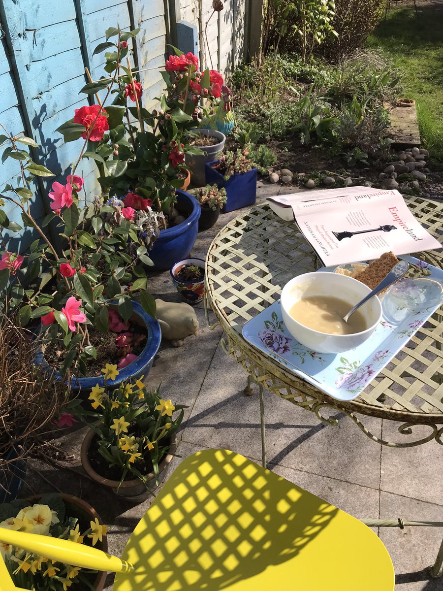 DianeKemp1's tweet photo. Quick lunch in the #Bournville sun
(Loving Empireland @Sathnam but saddened I didn’t learn it 40 years ago) https://t.co/0geuB6U053