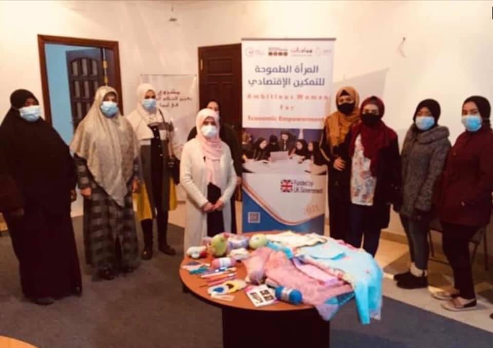 WyefLy's tweet photo. انطلاق أولي الورشات التدريبية.  #لمشروع  (المرأة الطموحة ) للتمكين الاقتصادي ضمن مشروع #مبادرات_بين_الجائحة_و_النزاعات الذي ينفذه منتدي تمكين المرأة و الشباب بالشراكة مع معهد صحافة الحرب والسلم  #IWPR بدأ افتتاح المشروع بكلمة افتتاحية للسيدة/ سليمة الفاخري رئيس مجلس إدارة المنتدي https://t.co/hXEtSpq9JZ