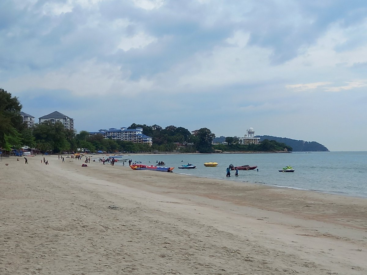 hamano_tsubasa's tweet photo. Port Dickson beach, Negeri Sembilan, Malaysia.
One of the famous beaches in Malaysia. Specificly at south-west coast of the Peninsular.
I actually come earlier so I could take images of the sunset, but it was raining right after I took these pics 😅
#HaatoWWTourGuide https://t.co/VyzqhqZ4yi