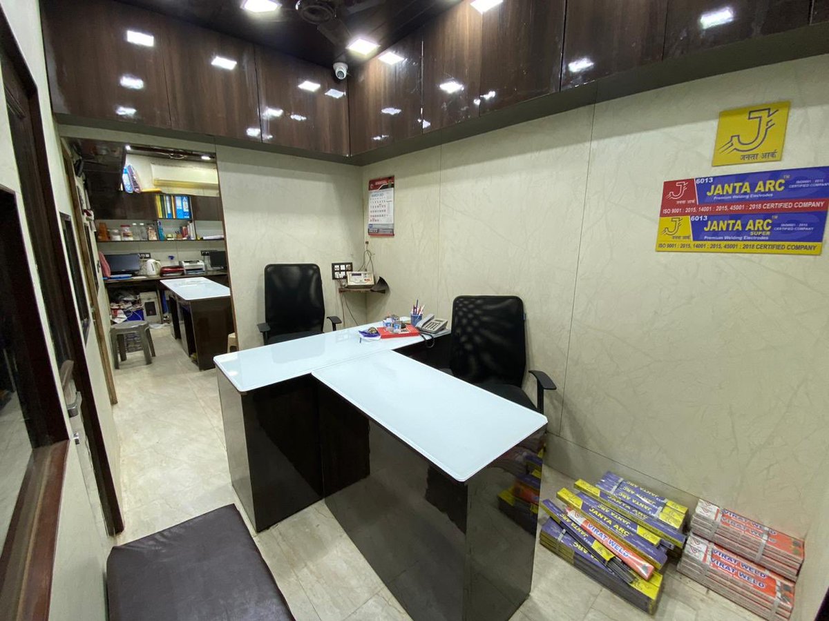 arsajjadkarim's tweet photo. 170 Sq.Ft Office Space for steel working workshop completed at Mazgaon’s Darukhana last year...

#interiordesign #officedesign #officespace #architecture #architect #design #furniture #work #workspace #site #completed #steel https://t.co/XLKY05W6vg