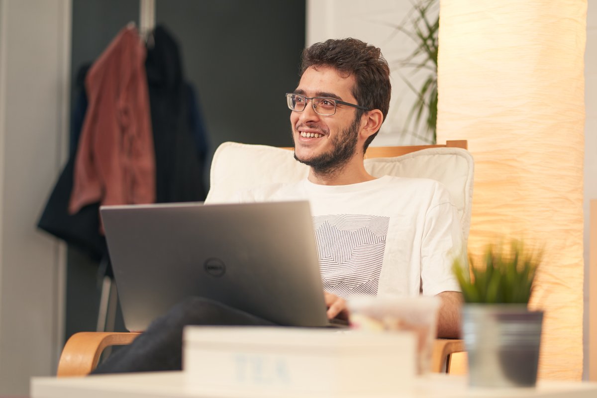 edudip's tweet photo. #Homeoffice - so einfach wie nie: Mit #edudipnext sind Sie immer auf der sicheren Seite. Mit dem Einsatz von Webinaren und #OnlineMeetings schützen Sie nicht nur Ihre Kollegen, sondern auch Ihre Daten.
https://t.co/VIXo9x706g
#webinarsoftware #videokonferenzen https://t.co/4r4XjZFpoz