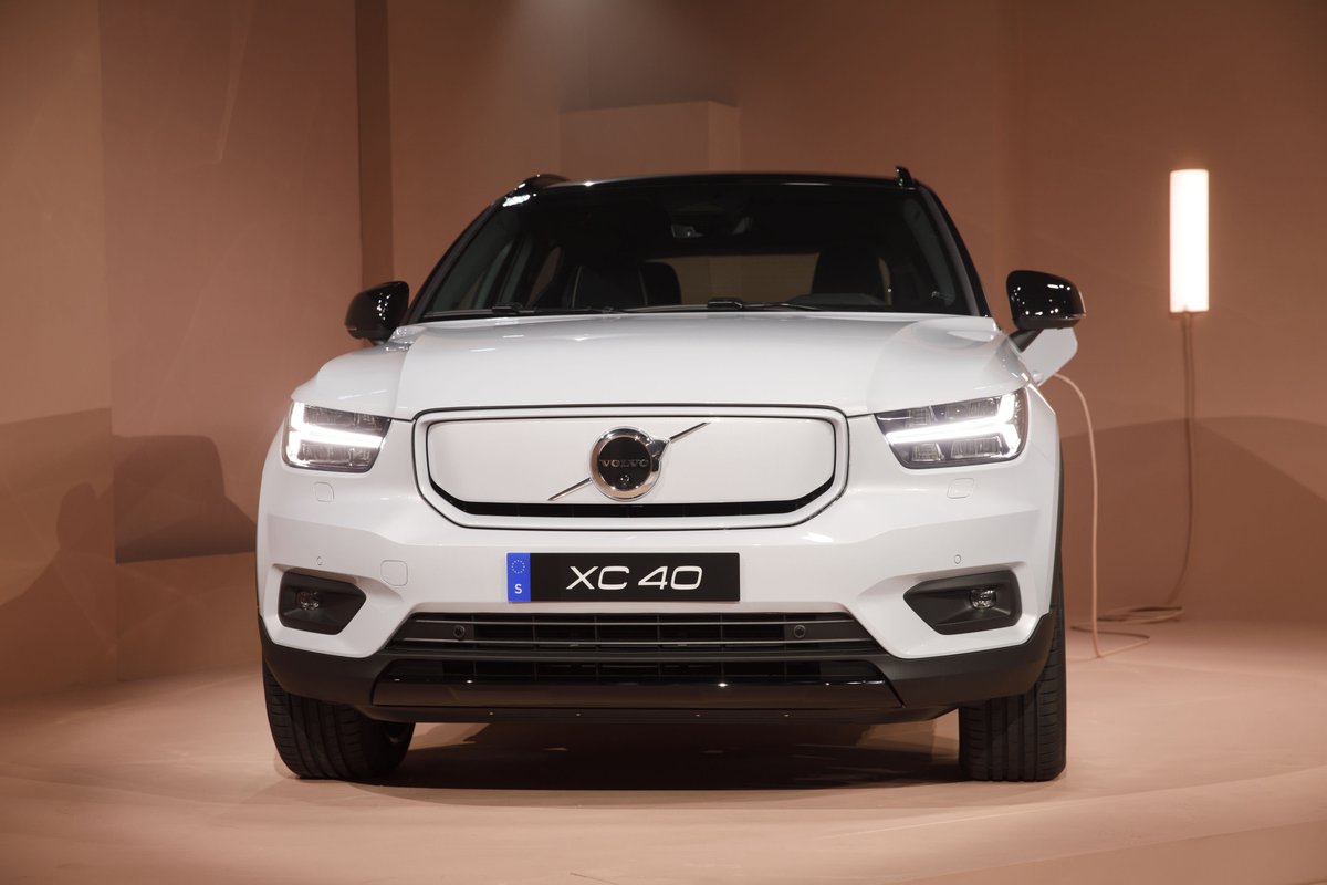 ManCaveCustom's tweet photo. Interesting: Not only is Volvo going fully electric within this decades, it's also planning to do all of its sales online. Would you ever buy a car online? What about a used car that says it's been restored? https://t.co/ho1kugZCi6 https://t.co/emJORusXdm