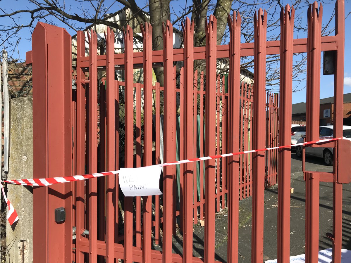 LappinCentre's tweet photo. Thanks to the girls @AdelaideCPB for doing the undercoat on our fences today. At least the sun was out this week for you! https://t.co/eNdwlDimNk
