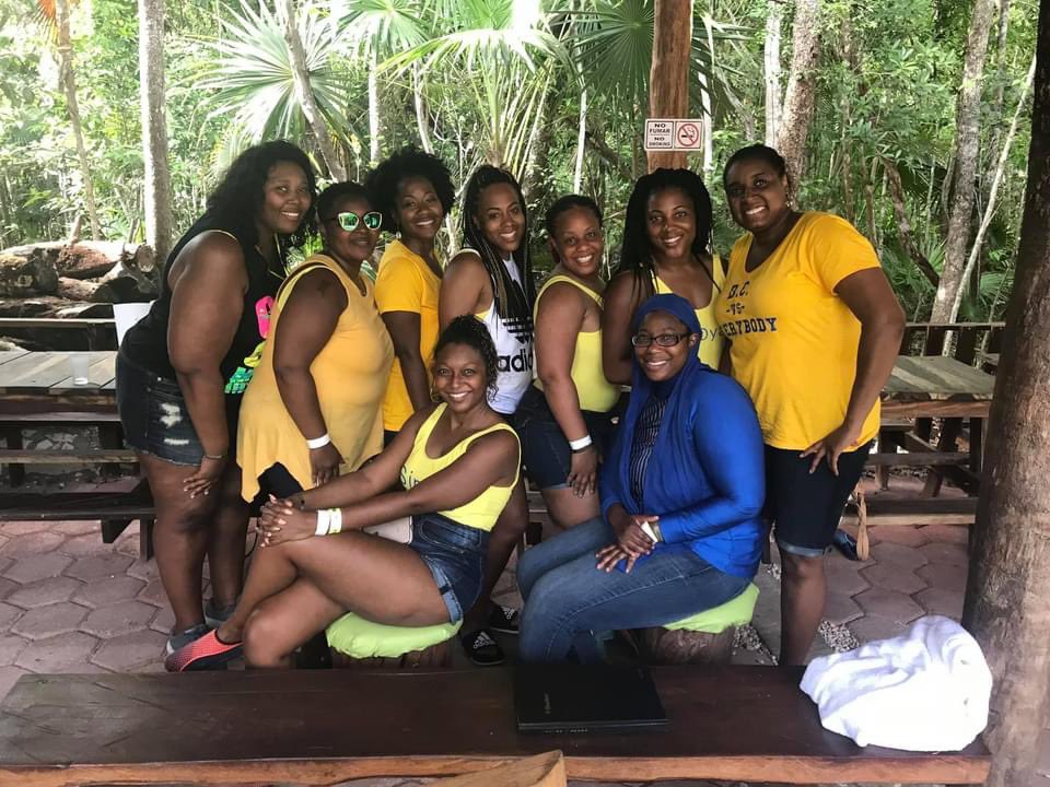 ABPoodles1932's tweet photo. Happy 18th Σigmaversary to Disorderly Conduct - Spring 2003! Continue to shine in Sigma and keep the AB legacy alive 💙🐩💛 #AskABoutUs #ForeverAB #SGRHO #1922 #Spring2003 https://t.co/fC26WSl9HY
