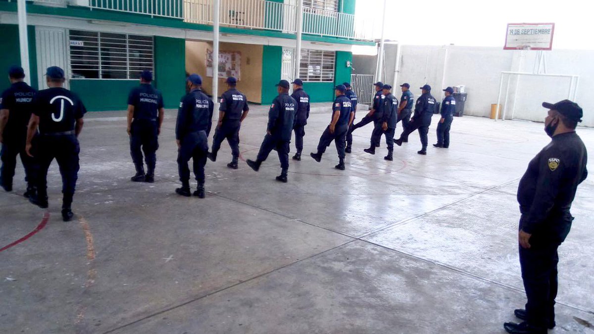 SESESPChiapas's tweet photo. El #SESESP que encabeza Sergio Alejandro Aguilar Rivera; inició en el municipio de Villacorzo, el Curso de Formación Inicial Equivalente a elementos de la policía municipal, cabe resaltar, que la capacitación tendrá una duración de once semanas. https://t.co/qkAiELFPp6
