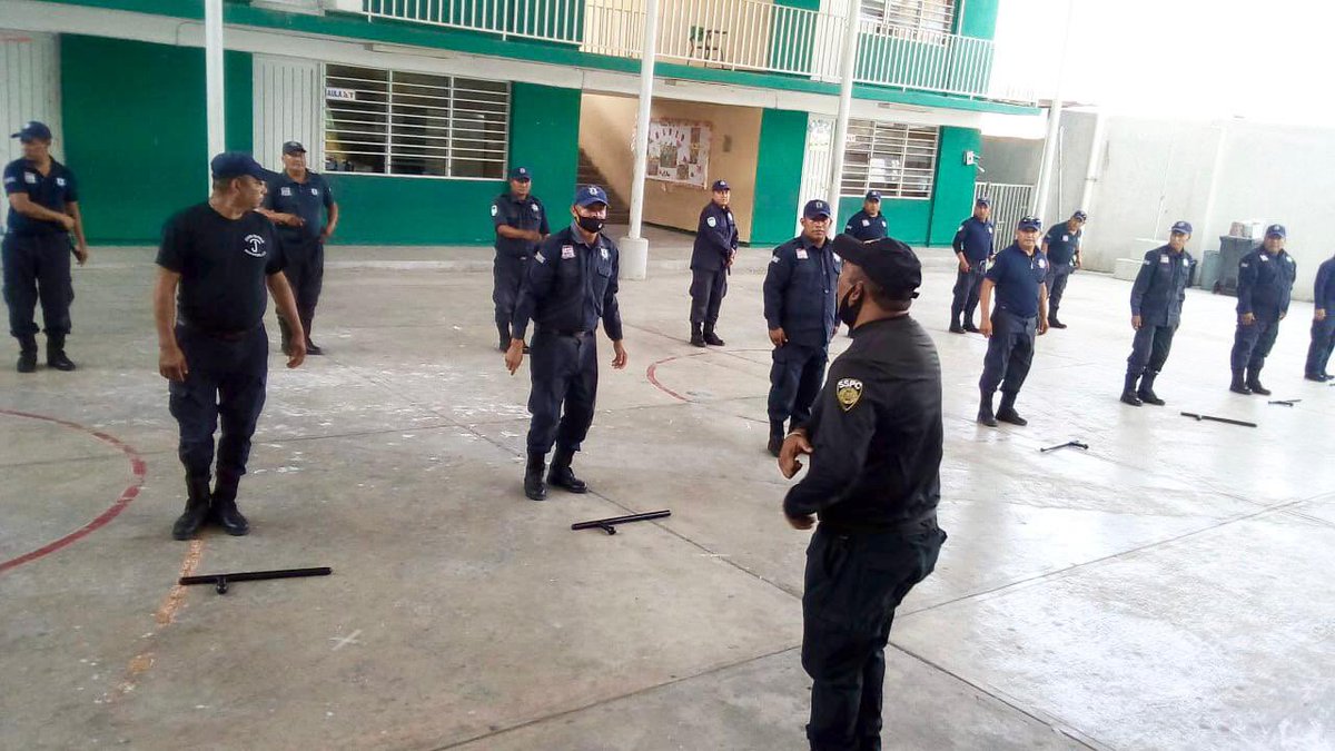 SESESPChiapas's tweet photo. El #SESESP que encabeza Sergio Alejandro Aguilar Rivera; inició en el municipio de Villacorzo, el Curso de Formación Inicial Equivalente a elementos de la policía municipal, cabe resaltar, que la capacitación tendrá una duración de once semanas. https://t.co/qkAiELFPp6