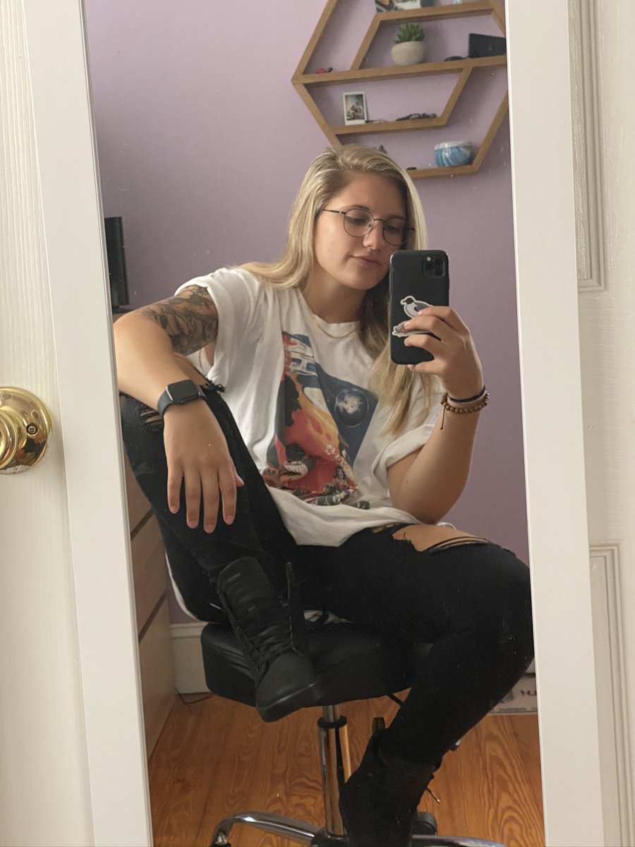 madisonnwilhelm's tweet photo. Do you see that? Earlier this year I couldnt even bring myself to fully smile, I was not happy. I was not okay. Self growth and self love. I never thought I was struggling. I ignored it until I couldn’t anymore. And here I am happier than ever with myself. https://t.co/AO6zmWzdFH