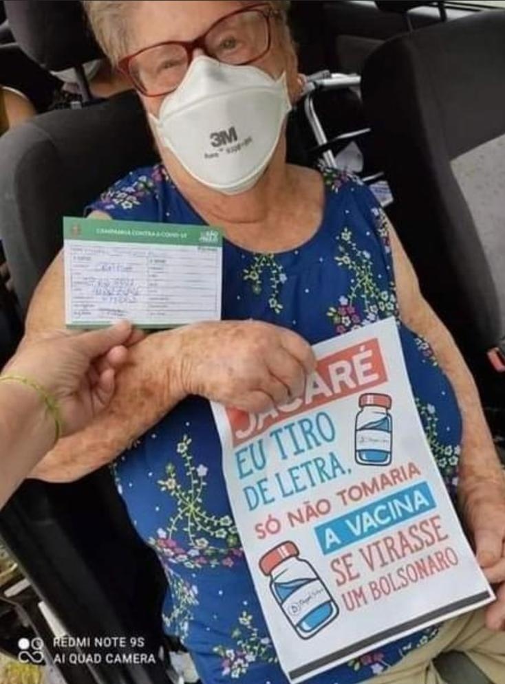 Alexfrd's tweet photo. Tire um minuto do seu dia, para ver essa senhora vacinada. Eu só tenho uma coisa a dizer: aclamadíssima!
Gritaram sensata ela https://t.co/xPufsUIs3b