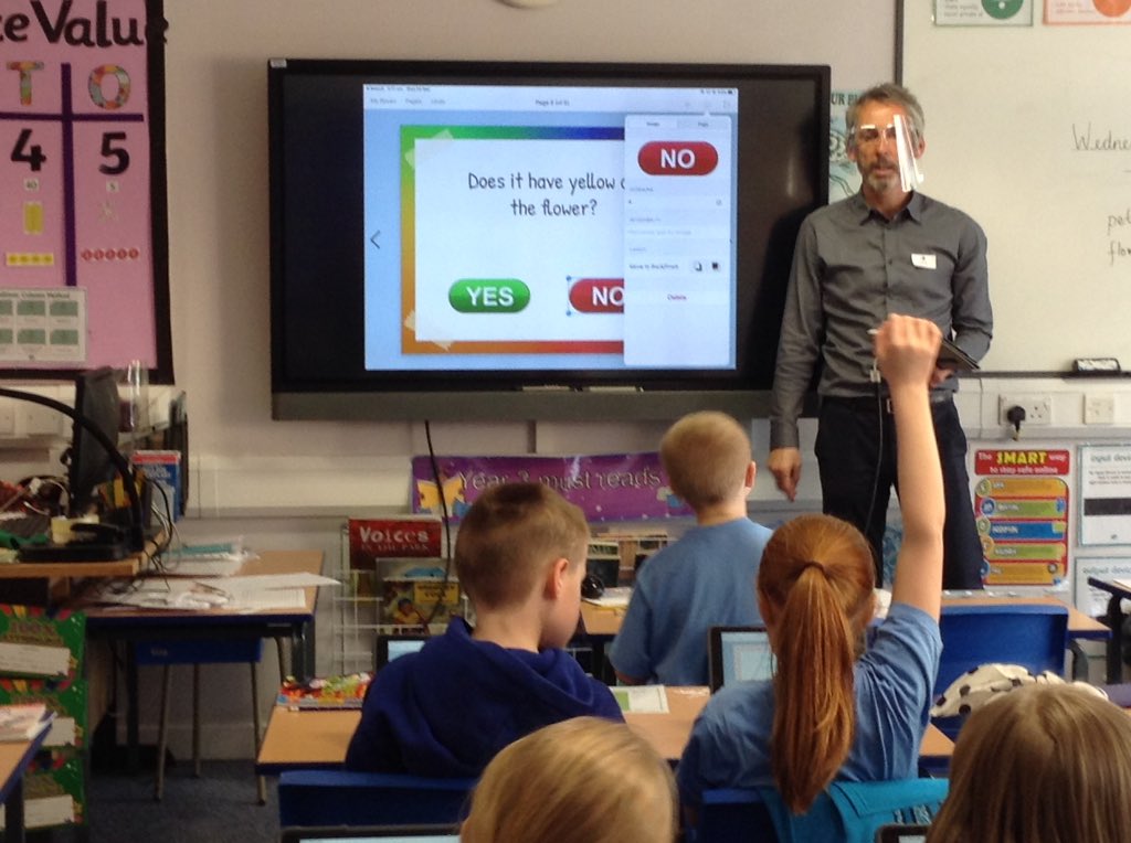 StAgnesY3's tweet photo. We created hyperlinks from our yes and no buttons to the correct database page. We also had to link all of our home buttons to our cover page. @gem_education #stagnescomputing https://t.co/xmxIdeo9s9