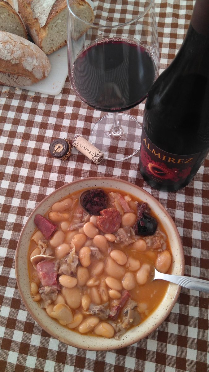manquilefs's tweet photo. Pues aquí va mi último #Almirez 2012 acompañando unos ricos habones de #Sanabria con oreja, lacón, morcilla y chorizo de #Ferreras Para el próximo #Tesodelamonja tengo previsto subir de nivel
@marcoseguren @yendoporlavida @VinodeToro @Rutavinotoro @tierradesabor @alimentoszamora https://t.co/wQ7d4NHKPk