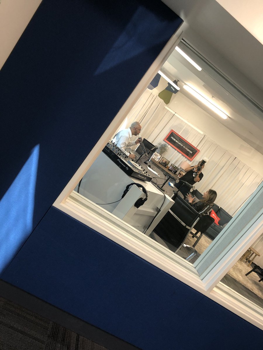 @IAMTEENofficial founder @isapeguerofriedman visits <a href="/SLAMMiaOfficial/">SLAM Miami</a> to launch self-discovery &amp; self-leadership program for young women. @SLAMRadioXM <a href="/EducationFL/">Florida Department of Education</a>