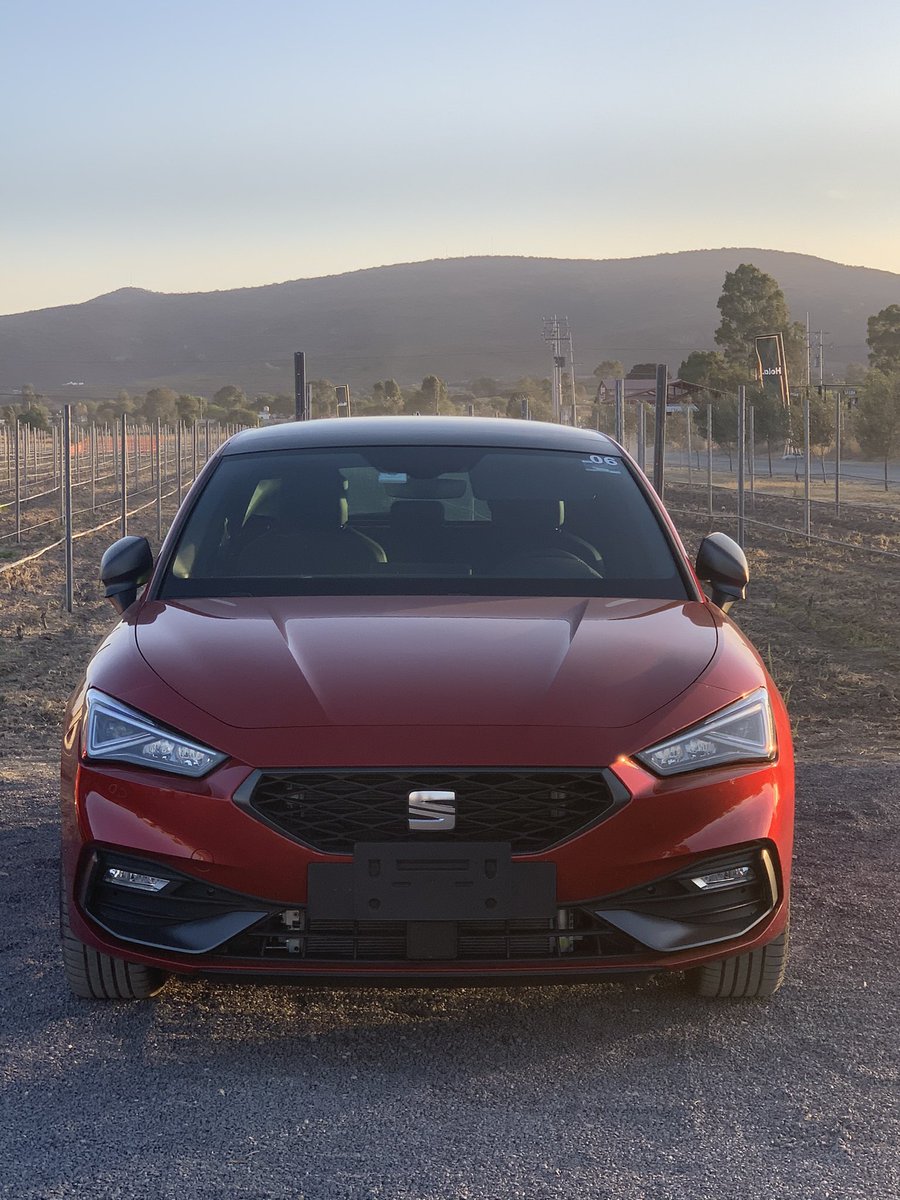 AutosMemoLira's tweet photo. Hola! Es el Nuevo León #150HP que parecen muchos más y una nueva forma de interacción con su sistema de info entretenimiento. Gran 4ta generación. Inicia llegada a distribuidores en breve. @SEAT_Mexico #MemoLira https://t.co/ig1sYfT0SA
