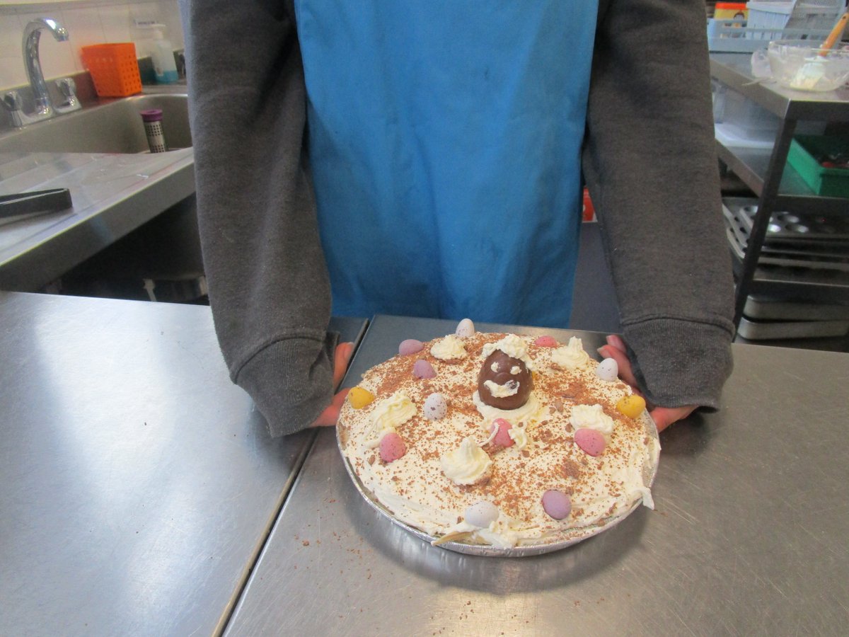 AbbeyView_Schoo's tweet photo. Year 10 students ML and MI baked a Cheese Cake and Banoffee Pie this afternoon with our Cooking Tutor Mary.  Well done girls! https://t.co/SnfhbxkMnW