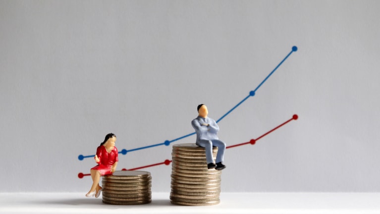 SHRMHRNews's tweet photo. Report: Wage Gap Narrows for Women Age 25 to 30. https://t.co/Irx0yvpR3U @SHRM #SHRM @SHRMwriter https://t.co/yV0urpnlAD