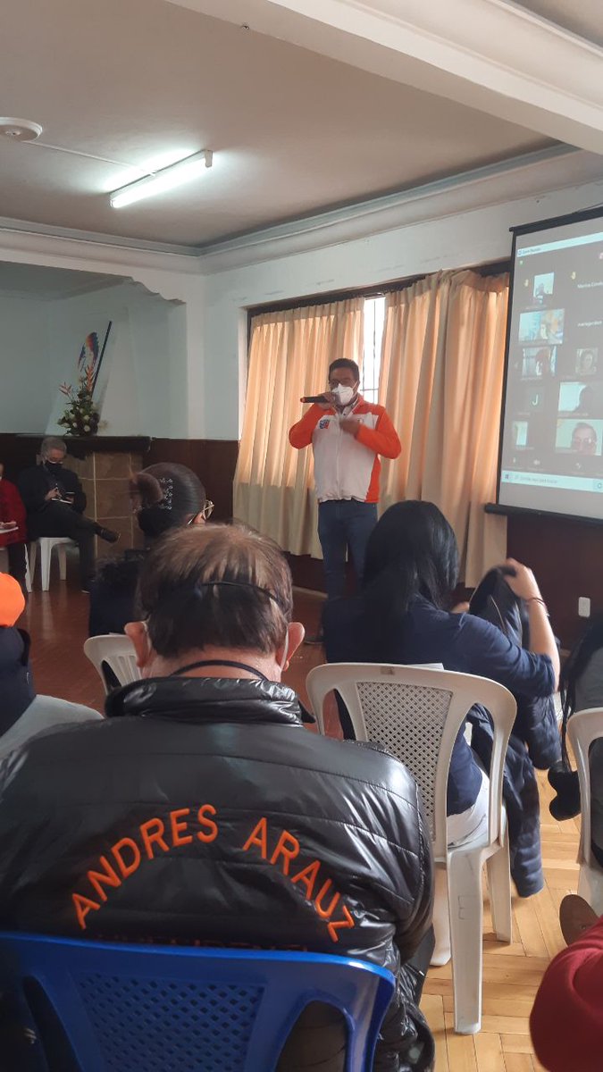 <a href="/MashiRafael/">Rafael Correa</a> inspiró a #PICHINCHA🧡

Centenas de compañeras y compañeros participamos en un conversatorio con nuestro líder máximo. La victoria esta cerca, la Patria de derechos vuelve. 

¡Más motivados que nunca! ✊ #AndresGanasteOtraVez