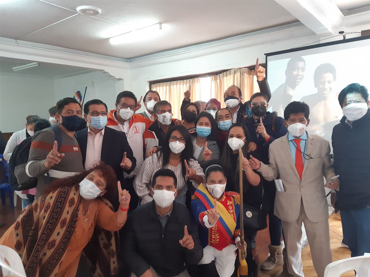 FrankSamaniegoM's tweet photo. @MashiRafael inspiró a #PICHINCHA🧡

Centenas de compañeras y compañeros participamos en un conversatorio con nuestro líder máximo. La victoria esta cerca, la Patria de derechos vuelve. 

¡Más motivados que nunca! ✊ #AndresGanasteOtraVez https://t.co/jqMEfTaPXM